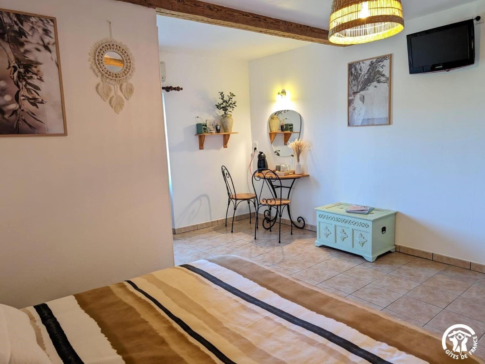 Bed and Breakfast La Maison Millesime La Caunette Экстерьер фото