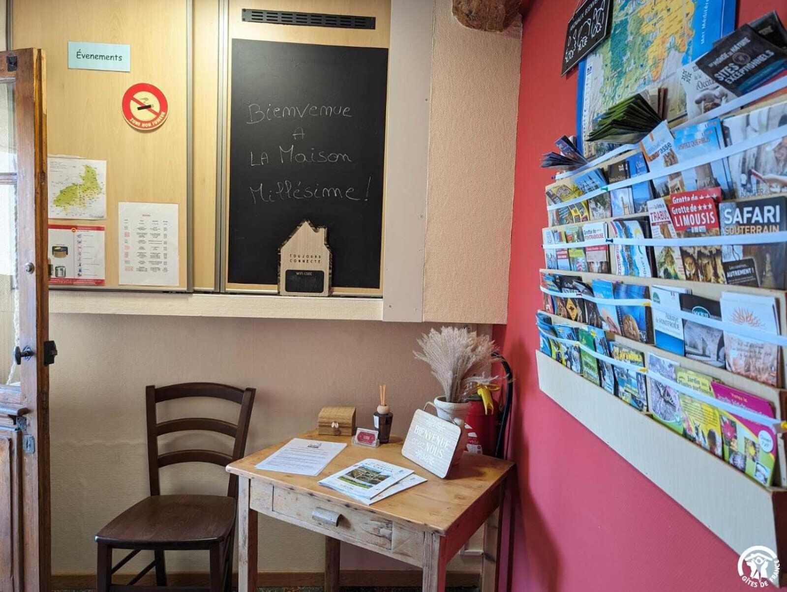 Bed and Breakfast La Maison Millesime La Caunette Экстерьер фото