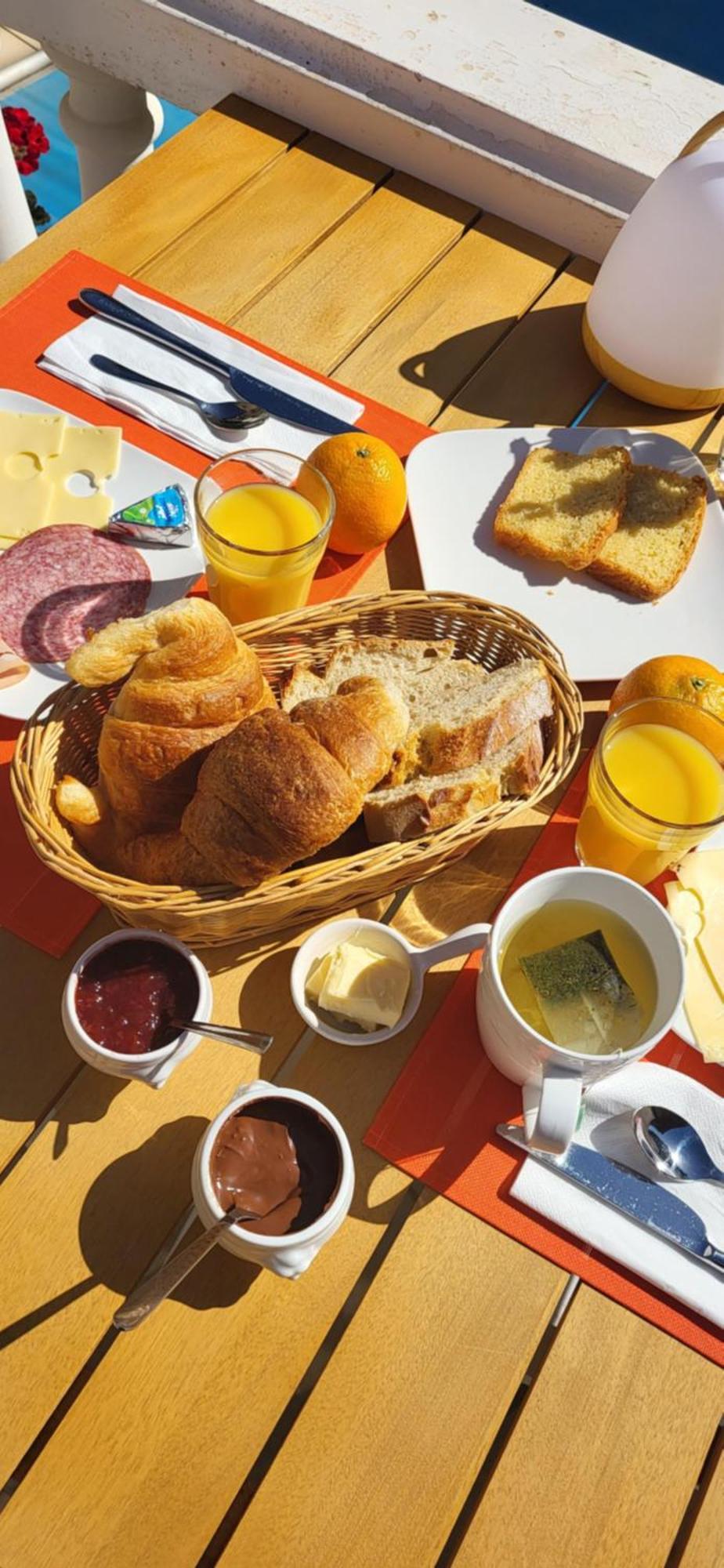 Bed and Breakfast La Maison Millesime La Caunette Экстерьер фото